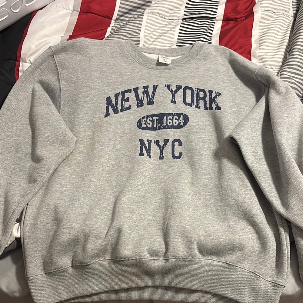 Light Gray Crewneck Sweater with New York Print
